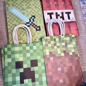 Pixelated Minecraft Party Favor Bags NEW, no returns 4 each pattern -